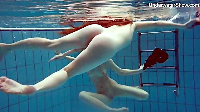 Underwater Show - public smut