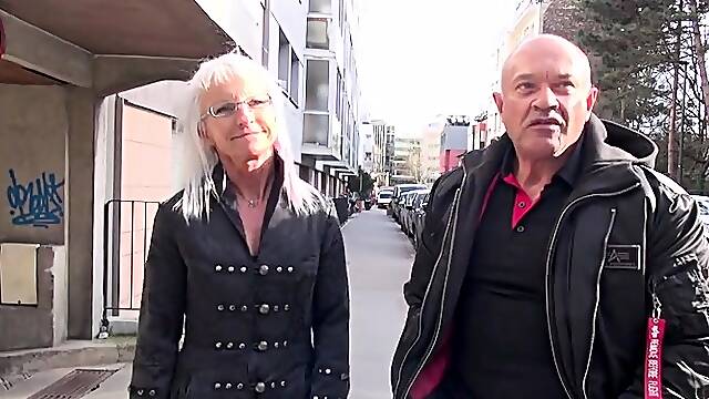 Hot mature foursome with facial