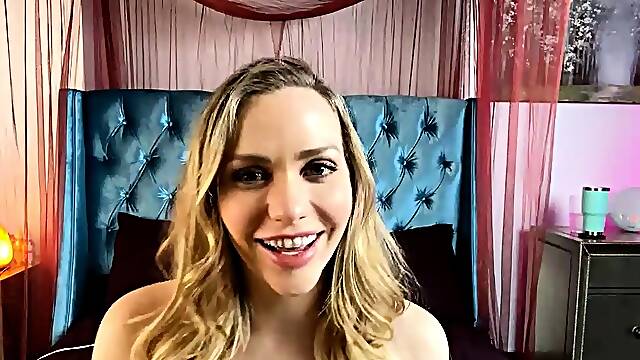 Blonde solo jerking off