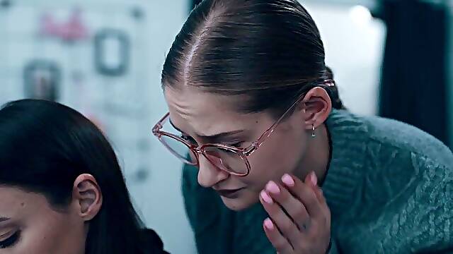 Shemale hentai Lesbo Stepsisters - Transsexual T-girl Screws & Creampies Nerdy Golden-haired Hotty